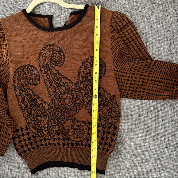 Vintage brown and black sweater with sheer sleeves - Picture 8 of 10
